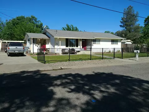 1246 Deodar Way, Redding, CA 96003 photo 2