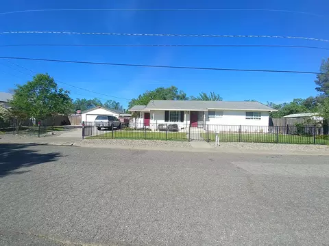 1246 Deodar Way, Redding, CA 96003 photo 4
