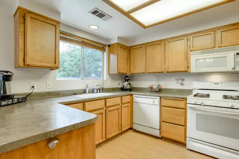 3038 Lake Redding Dr, Redding, CA 96003 photo 12