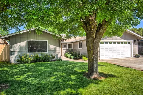 370 Christina Dr, Red Bluff, CA 96080 photo 1
