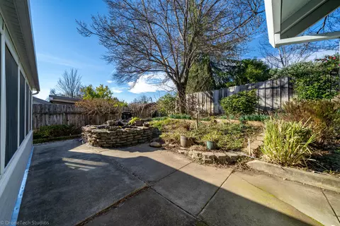 470 Dominica, Redding, CA 96003 photo 35