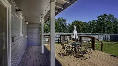 9925 Old Oregon Trl, Redding, CA 96003 photo 3