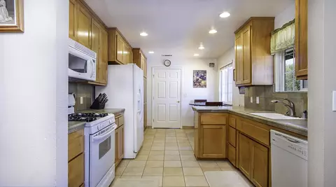 9925 Old Oregon Trl, Redding, CA 96003 photo 11