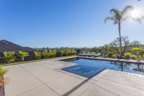 376 Stinson Loop, Redding, CA 96003 photo 5