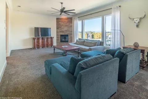 376 Stinson Loop, Redding, CA 96003 photo 16