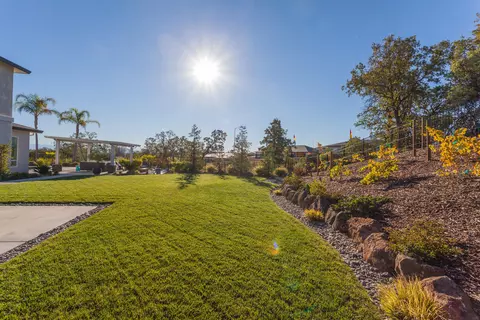 376 Stinson Loop, Redding, CA 96003 photo 9