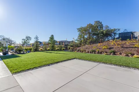 376 Stinson Loop, Redding, CA 96003 photo 8