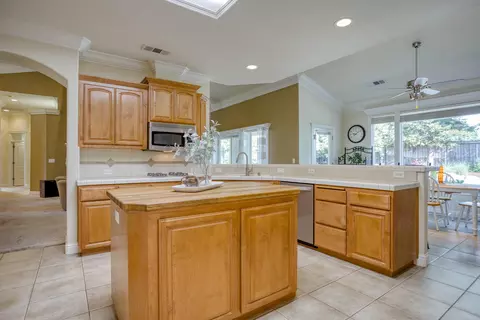2176 Harvard Way, Redding, CA 96003 photo 10