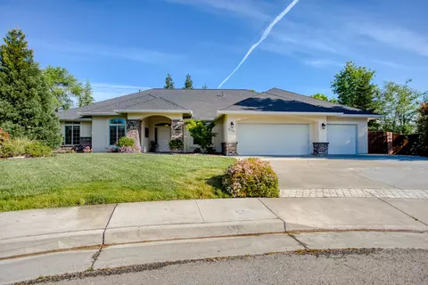 2176 Harvard Way, Redding, CA 96003 photo 1