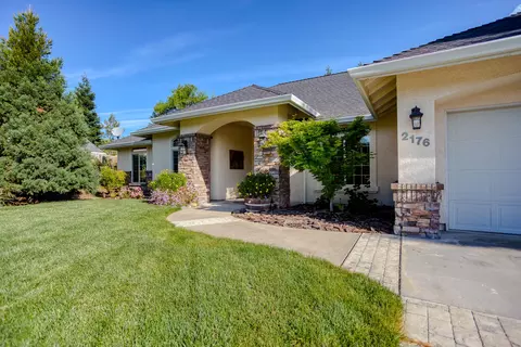 2176 Harvard Way, Redding, CA 96003 photo 2