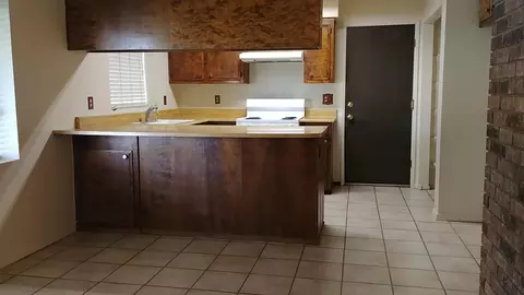 6220 Center Dr, Redding, CA 96001 photo 2