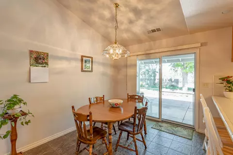 11541 La Costa Ct, Redding, CA 96003 photo 7