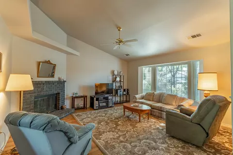11541 La Costa Ct, Redding, CA 96003 photo 5