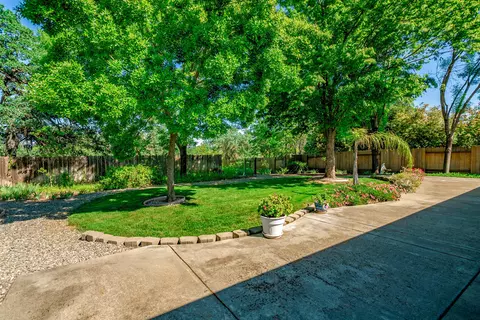 11541 La Costa Ct, Redding, CA 96003 photo 18