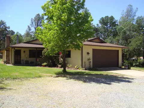 21057 View Lake Dr, Redding, CA 96003 photo 1