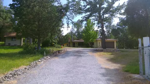 21057 View Lake Dr, Redding, CA 96003 photo 2