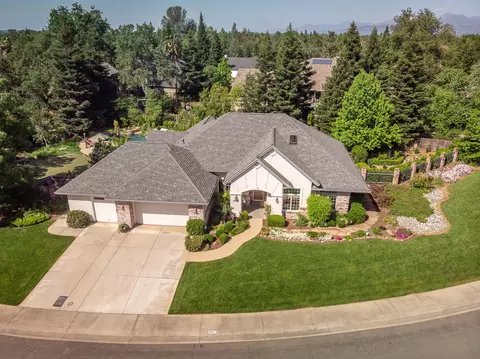 2637 La Rinconada Pl, Redding, CA 96002 photo 1