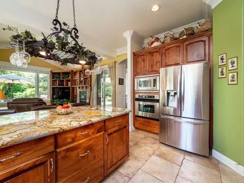 2637 La Rinconada Pl, Redding, CA 96002 photo 12