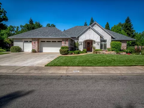 2637 La Rinconada Pl, Redding, CA 96002 photo 3