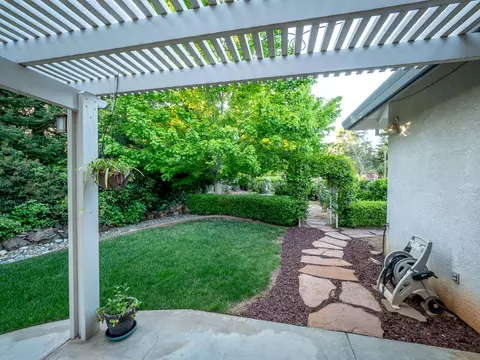 2637 La Rinconada Pl, Redding, CA 96002 photo 64