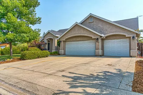 555 Castenda Dr, Redding, CA 96003 photo 1