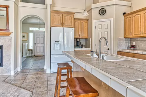555 Castenda Dr, Redding, CA 96003 photo 14