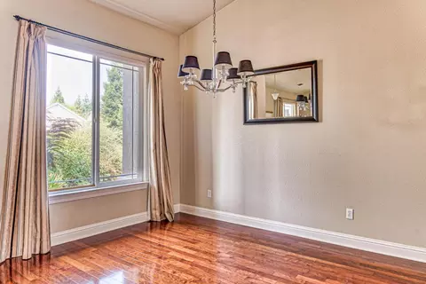 555 Castenda Dr, Redding, CA 96003 photo 6