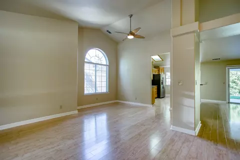 671 St Thomas Pkwy, Redding, CA 96003 photo 2