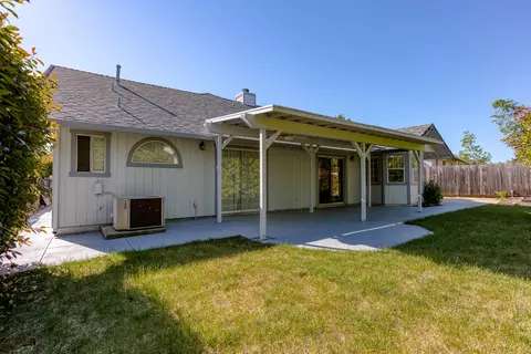 671 St Thomas Pkwy, Redding, CA 96003 photo 17