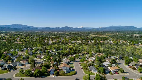 671 St Thomas Pkwy, Redding, CA 96003 photo 20