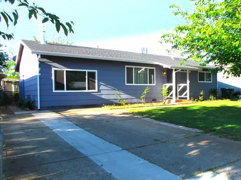 2333 Galaxy Way, Redding, CA 96002 photo 2