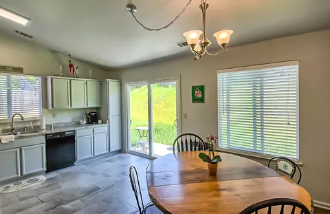 1471 Duck Tail Ct, Redding, CA 96003 photo 7