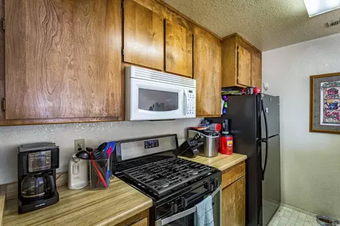 2077 Charade Way, Redding, CA 96003 photo 4