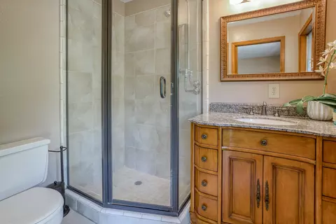 2905 Pioneer Dr, Redding, CA 96001 photo 15