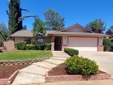 1946 Breckenwood Dr, Redding, CA 96002 photo 1