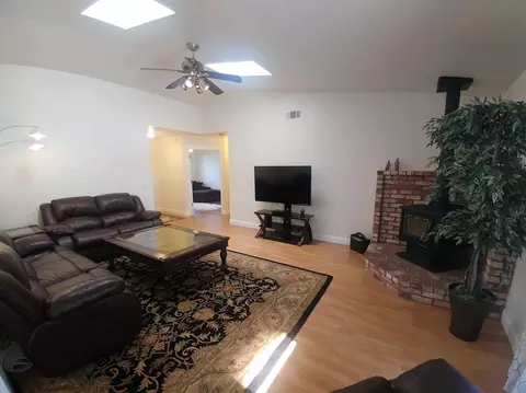 1946 Breckenwood Dr, Redding, CA 96002 photo 3