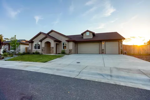 6350 Oxbow St, Redding, CA 96001 photo 2