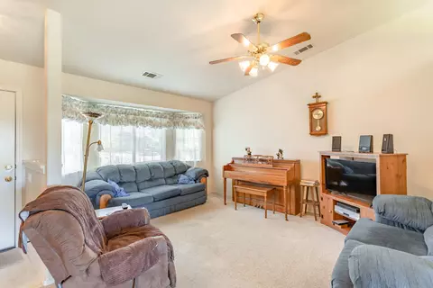 440 Viewpoint Dr, Redding, CA 96003 photo 4