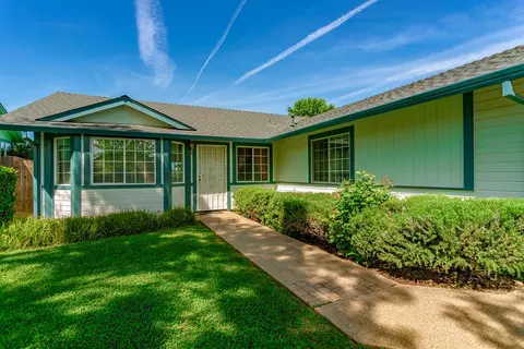 440 Viewpoint Dr, Redding, CA 96003 photo 3