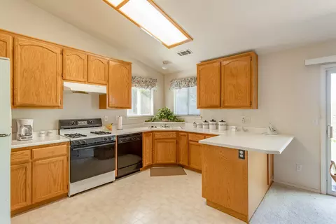 440 Viewpoint Dr, Redding, CA 96003 photo 5
