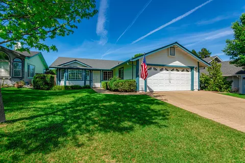 440 Viewpoint Dr, Redding, CA 96003 photo 2