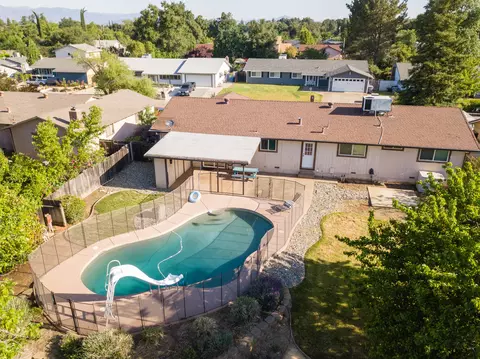 1137 Lorraine Dr, Redding, CA 96002 photo 1