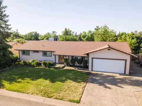 1137 Lorraine Dr, Redding, CA 96002 photo 2