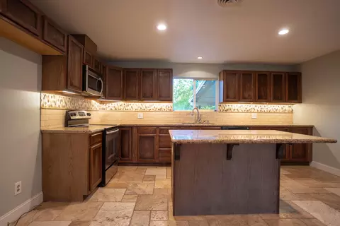 1137 Lorraine Dr, Redding, CA 96002 photo 8