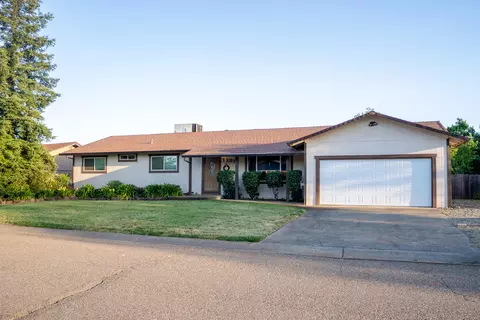 1137 Lorraine Dr, Redding, CA 96002 photo 3