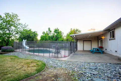 1137 Lorraine Dr, Redding, CA 96002 photo 35