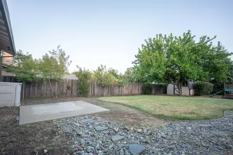 1137 Lorraine Dr, Redding, CA 96002 photo 28
