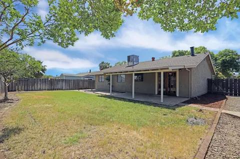 437 Peppertree Ln, Redding, CA 96003 photo 14