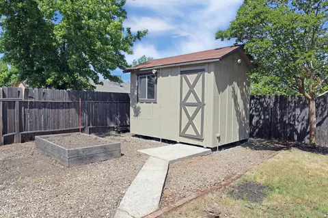 437 Peppertree Ln, Redding, CA 96003 photo 15