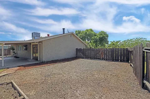 437 Peppertree Ln, Redding, CA 96003 photo 16